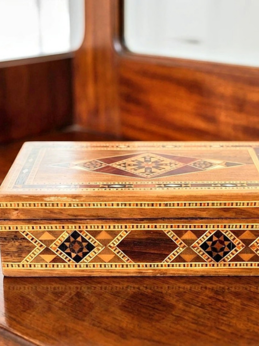 VTG Handcrafted Syrian Marquetry Inlaid Wood Jewelry / Trinket Box Red Velvet